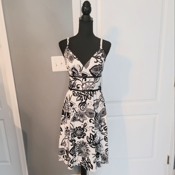 Breakin Loose Dresses & Skirts - Breakin Loose Black & White Dress